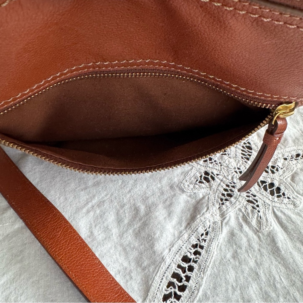 Fossil Tan Leather Crossbody Bag about 11” x 9” EUC - Picture 7 of 9